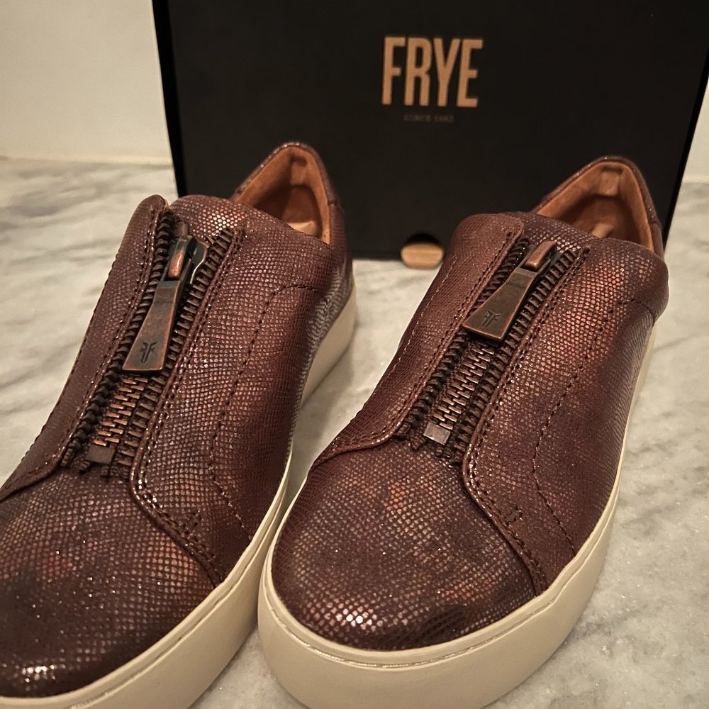 Frye Women's Lena Zip Low Sneaker